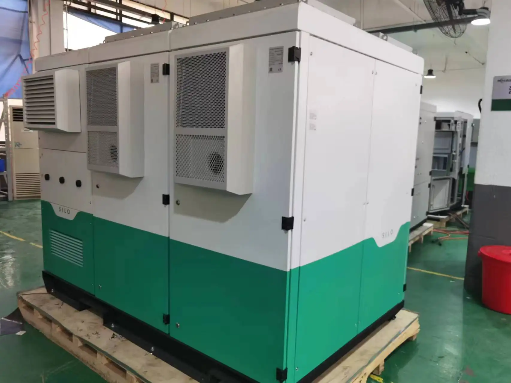 High-Efficiency Air-Cooled Power Conversion System with LiFePO4 Battery for Solar Energy Storage - Juhang