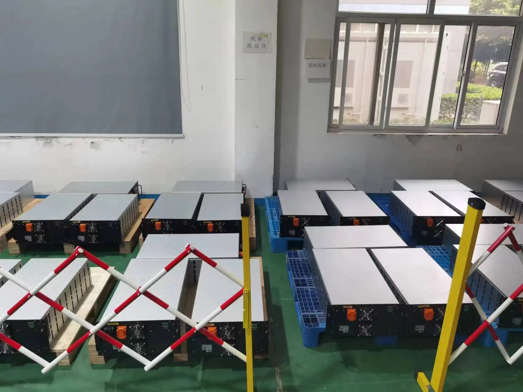 High-Efficiency Air-Cooled Power Conversion System with LiFePO4 Battery for Solar Energy Storage - Juhang