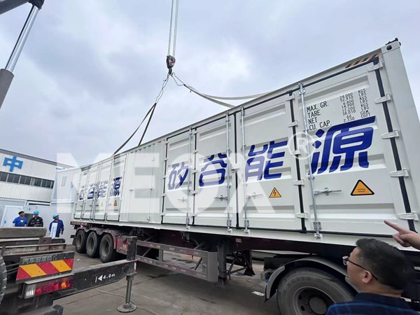 Prefabricated Power Container with Dual-compressor Cooling and Smart Climate Control for Solar Farms Offshore Wind and Mining Sites ME-OX