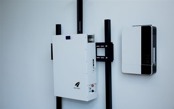 Large Solar Storage Batteries 100Ah 51.2V LiFePO4 Long Cycle Life for Home and Commercial Energy Storage