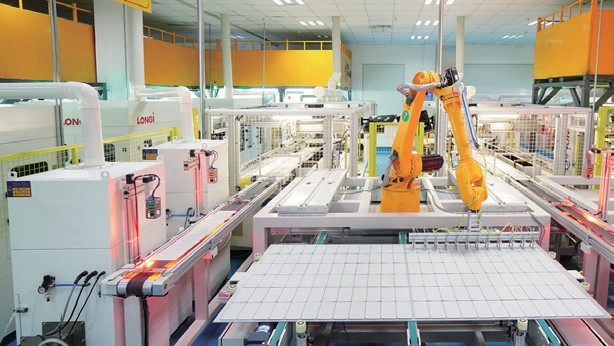 High Speed Solar Cell Stringer Layup Machine with Robot Automatic Glass EVA String Laying for 60/72 Cell Modules Ooitech